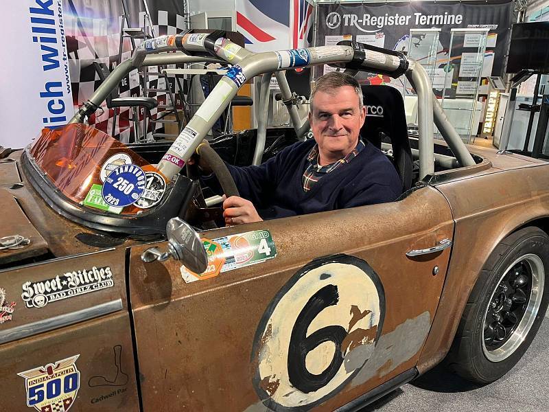 B-0130-77c9c358-5bd2-4da9-b7d3-3f15af306542