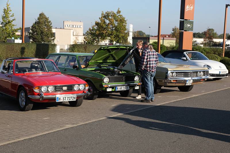 2021_oktober_erstes-klassiker-und-kaffee-oldtimer-und-youngtimer-treffen-in-grossburgwedel_fotos-www-ritterimages-com_0005