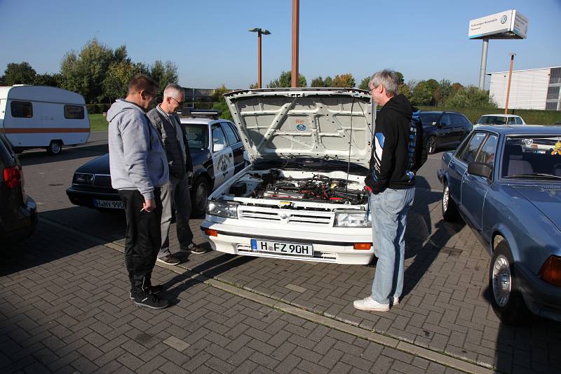 2021_oktober_erstes-klassiker-und-kaffee-oldtimer-und-youngtimer-treffen-in-grossburgwedel_fotos-www-ritterimages-com_0006