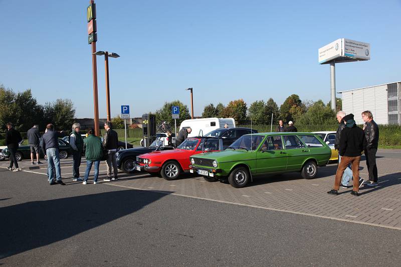 2021_oktober_erstes-klassiker-und-kaffee-oldtimer-und-youngtimer-treffen-in-grossburgwedel_fotos-www-ritterimages-com_0008