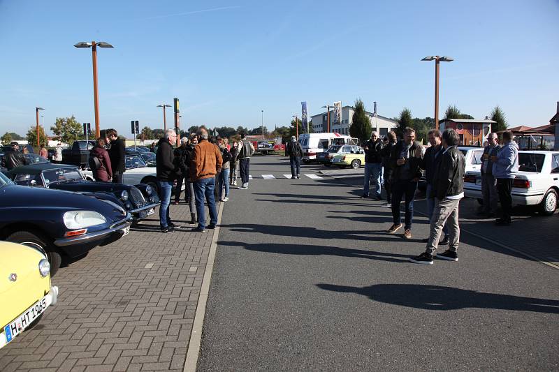 2021_oktober_erstes-klassiker-und-kaffee-oldtimer-und-youngtimer-treffen-in-grossburgwedel_fotos-www-ritterimages-com_0020