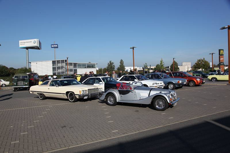2021_oktober_erstes-klassiker-und-kaffee-oldtimer-und-youngtimer-treffen-in-grossburgwedel_fotos-www-ritterimages-com_0022