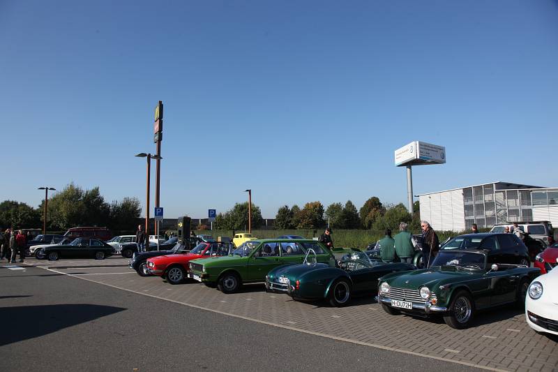 2021_oktober_erstes-klassiker-und-kaffee-oldtimer-und-youngtimer-treffen-in-grossburgwedel_fotos-www-ritterimages-com_0024