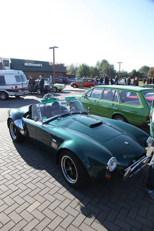 2021_oktober_erstes-klassiker-und-kaffee-oldtimer-und-youngtimer-treffen-in-grossburgwedel_fotos-www-ritterimages-com_0025