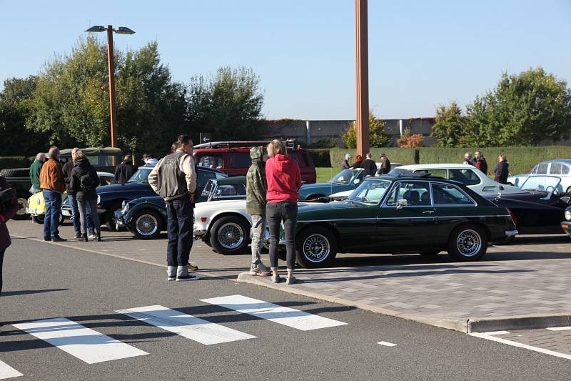 2021_oktober_erstes-klassiker-und-kaffee-oldtimer-und-youngtimer-treffen-in-grossburgwedel_fotos-www-ritterimages-com_0027