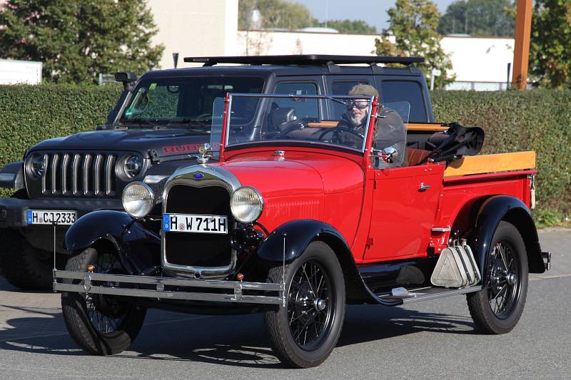 2021_oktober_erstes-klassiker-und-kaffee-oldtimer-und-youngtimer-treffen-in-grossburgwedel_fotos-www-ritterimages-com_0030a