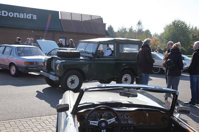 2021_oktober_erstes-klassiker-und-kaffee-oldtimer-und-youngtimer-treffen-in-grossburgwedel_fotos-www-ritterimages-com_0031