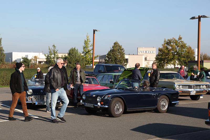 2021_oktober_erstes-klassiker-und-kaffee-oldtimer-und-youngtimer-treffen-in-grossburgwedel_fotos-www-ritterimages-com_0033
