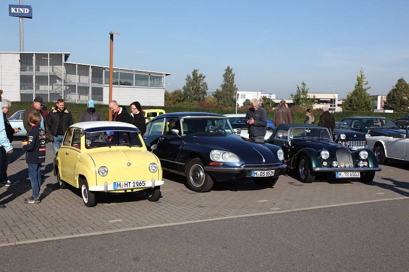 2021_oktober_erstes-klassiker-und-kaffee-oldtimer-und-youngtimer-treffen-in-grossburgwedel_fotos-www-ritterimages-com_0034