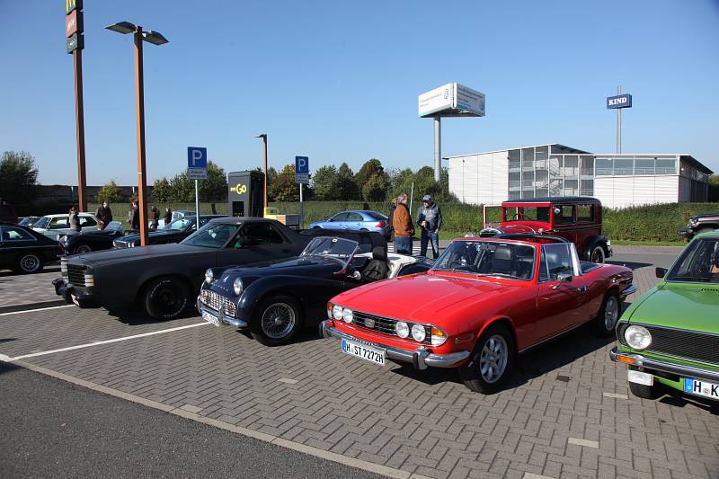 2021_oktober_erstes-klassiker-und-kaffee-oldtimer-und-youngtimer-treffen-in-grossburgwedel_fotos-www-ritterimages-com_0037