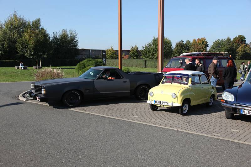 2021_oktober_erstes-klassiker-und-kaffee-oldtimer-und-youngtimer-treffen-in-grossburgwedel_fotos-www-ritterimages-com_0041