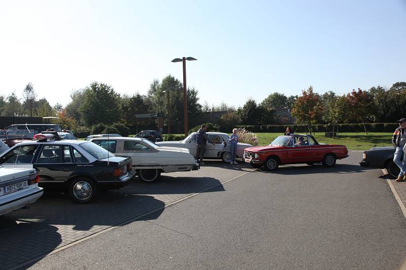 2021_oktober_erstes-klassiker-und-kaffee-oldtimer-und-youngtimer-treffen-in-grossburgwedel_fotos-www-ritterimages-com_0049