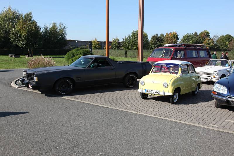 2021_oktober_erstes-klassiker-und-kaffee-oldtimer-und-youngtimer-treffen-in-grossburgwedel_fotos-www-ritterimages-com_0054