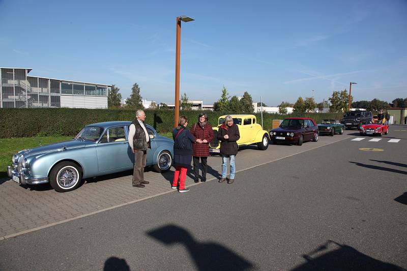 2021_oktober_erstes-klassiker-und-kaffee-oldtimer-und-youngtimer-treffen-in-grossburgwedel_fotos-www-ritterimages-com_0057