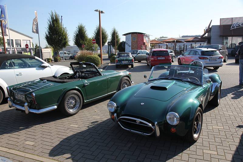 2021_oktober_erstes-klassiker-und-kaffee-oldtimer-und-youngtimer-treffen-in-grossburgwedel_fotos-www-ritterimages-com_0059